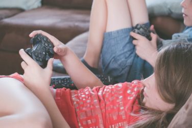 gaming-girl-kids